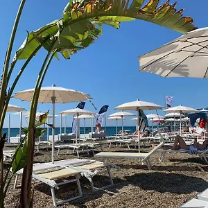 appartamento-sanbart-mare.hotelitalianriviera.com/